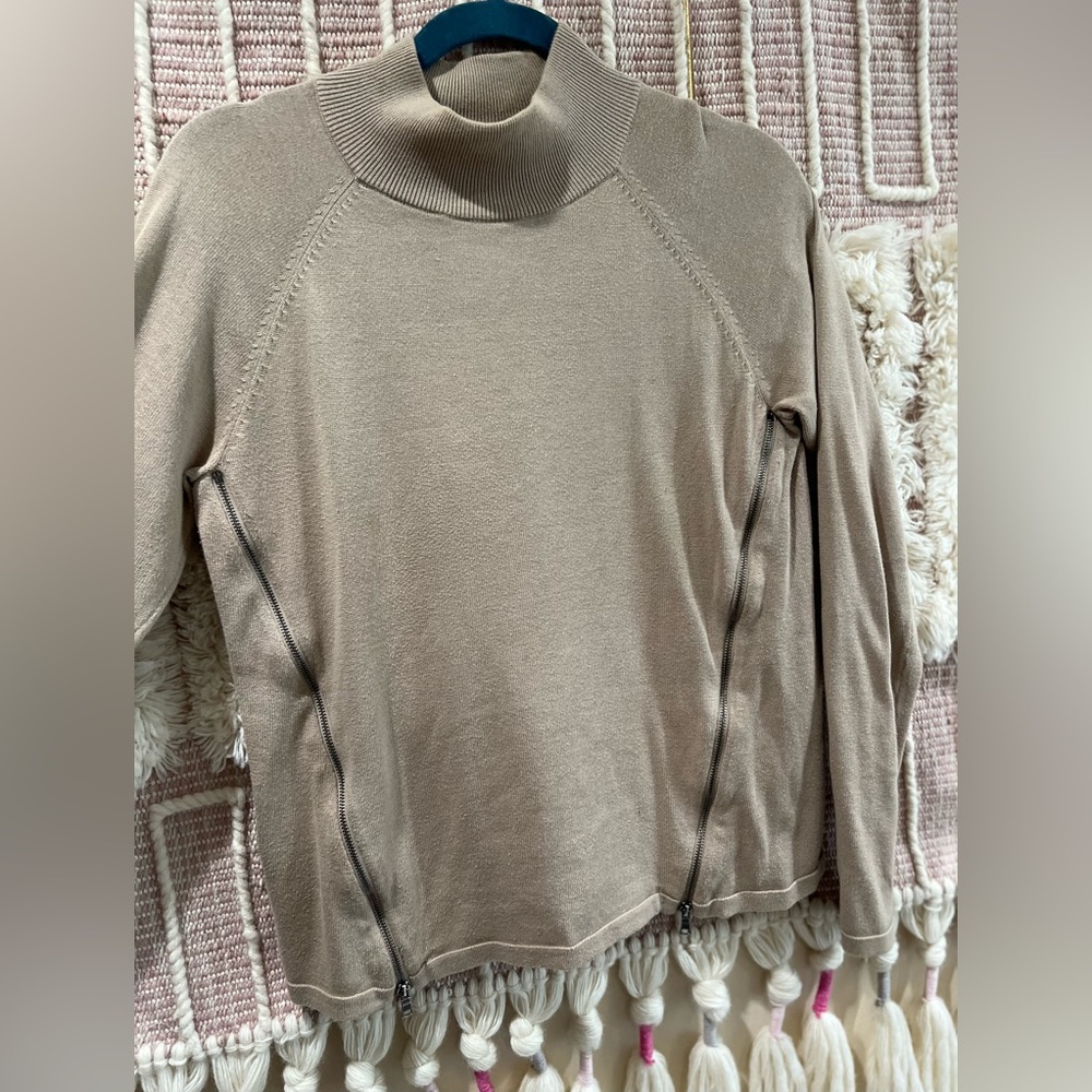 Tahari Double Side Zipper Knit pull over sweater